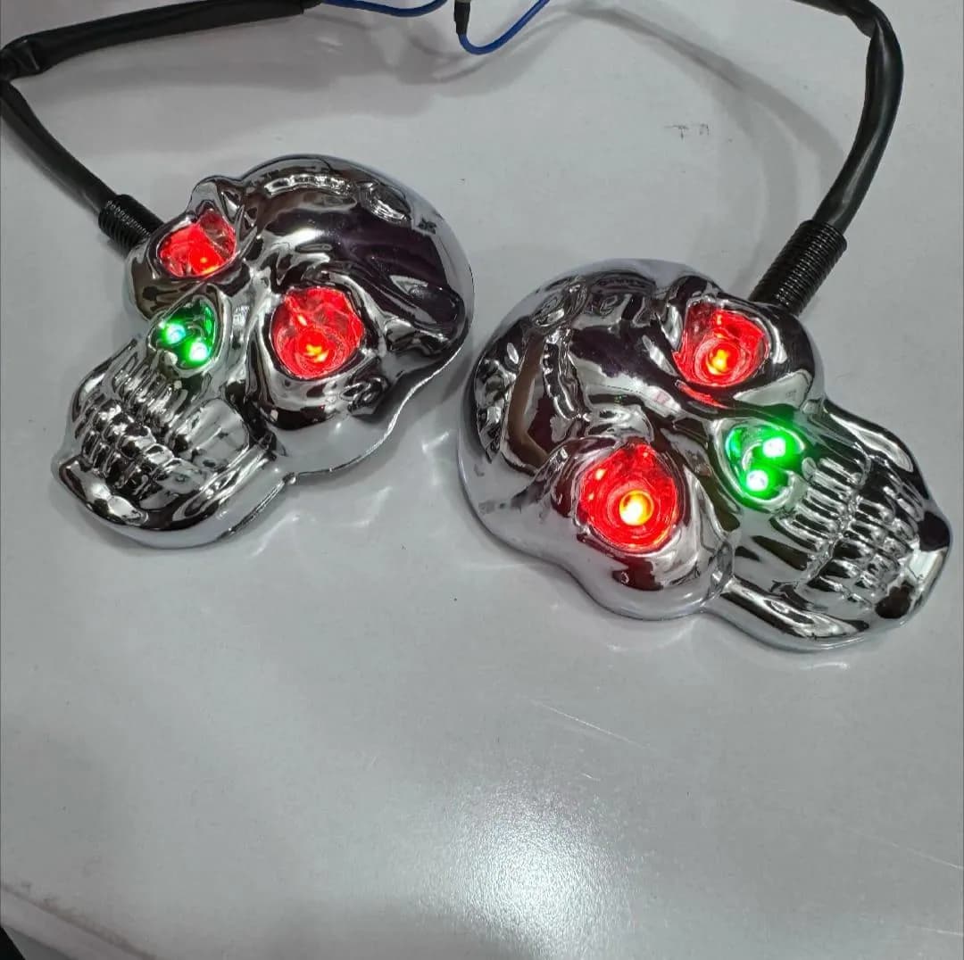 Skull Head Motorcycle Indicators 4Pcs ABS Red Green LED