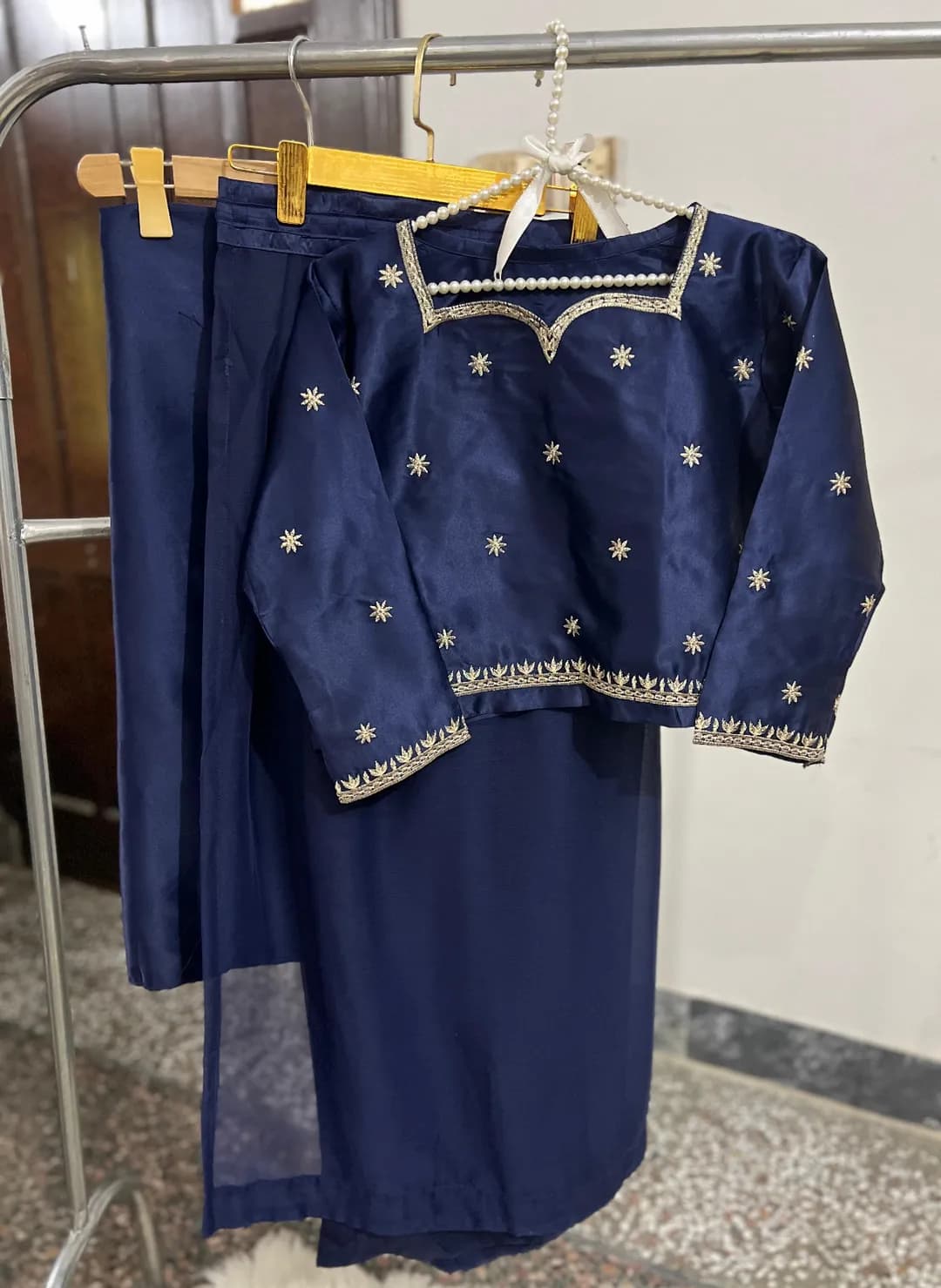 Neckline Star Embroidered Blouse & Chiffon Saree Set