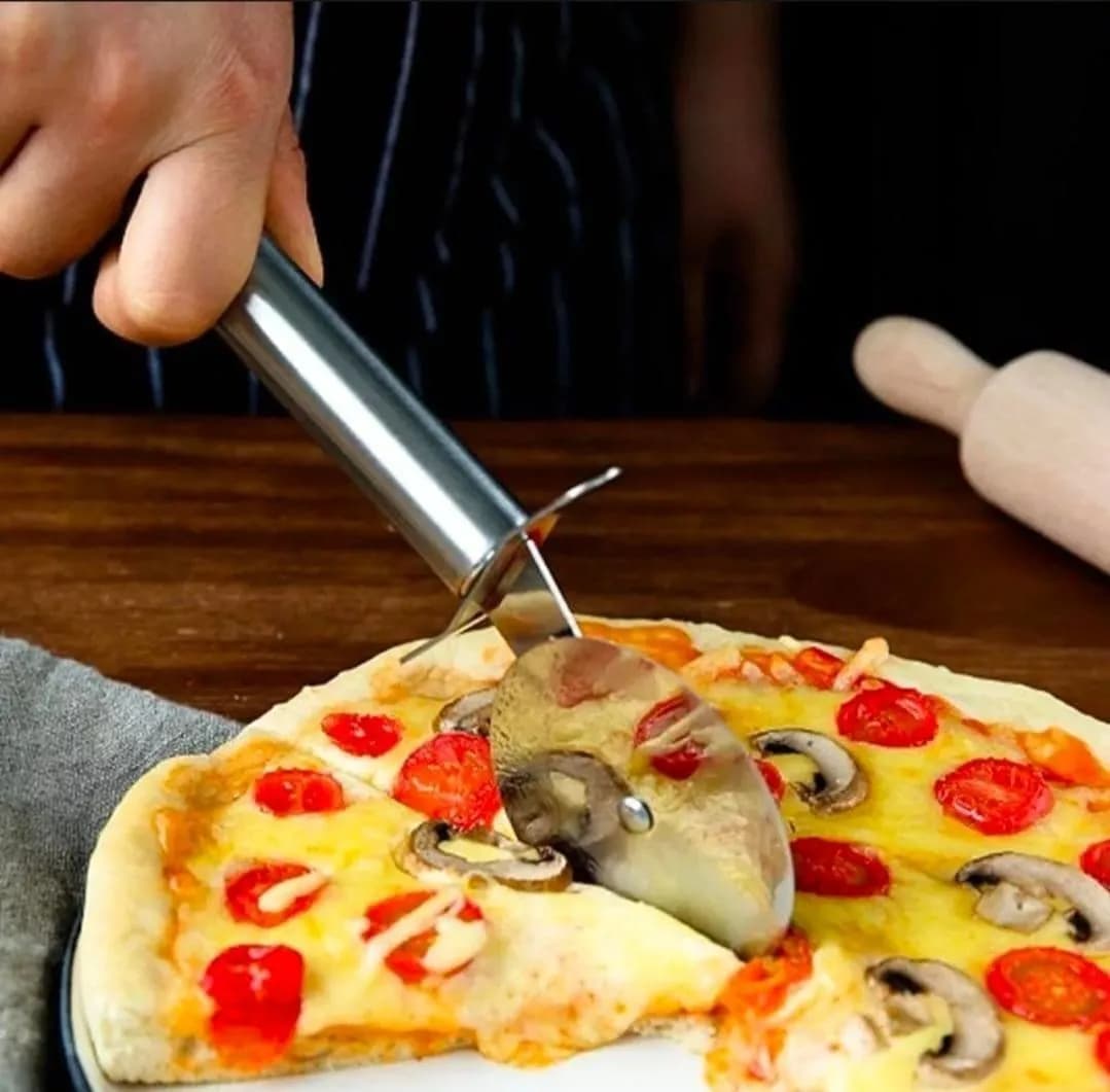Electric Pizza Cutter Stainless Steel Silver 2x2x2"