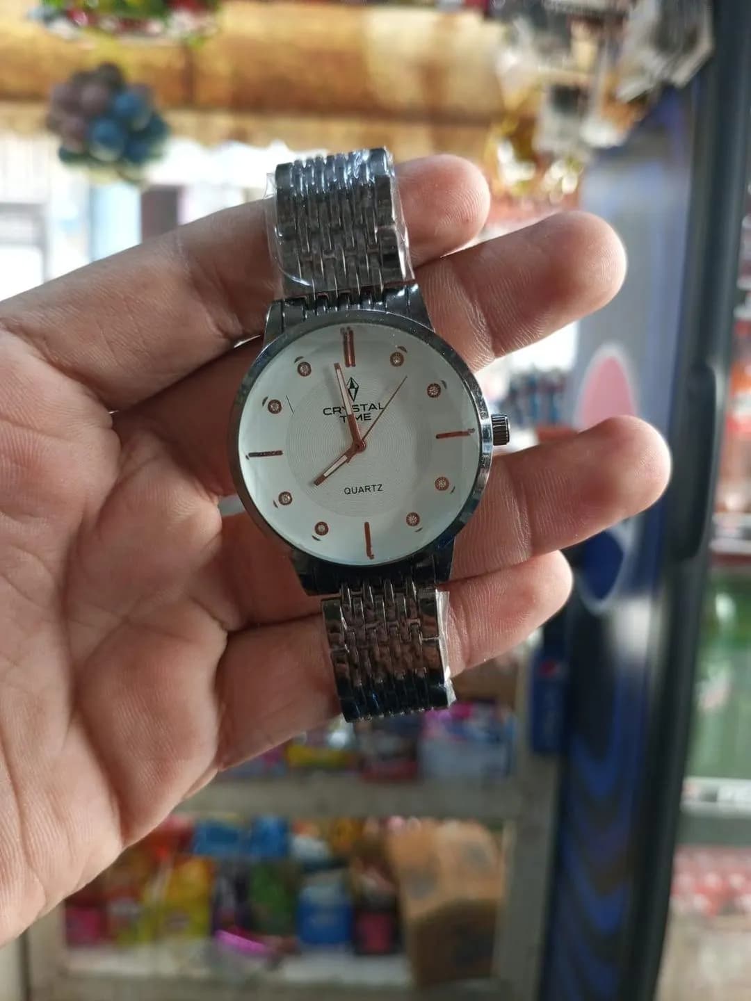 Crystal Time Analog Wristwatch with Diamond Dial