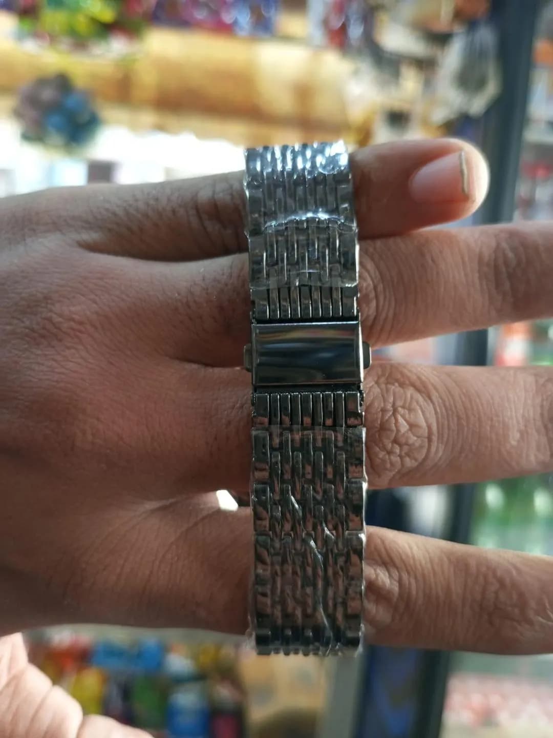 Crystal Time Analog Wristwatch with Diamond Dial