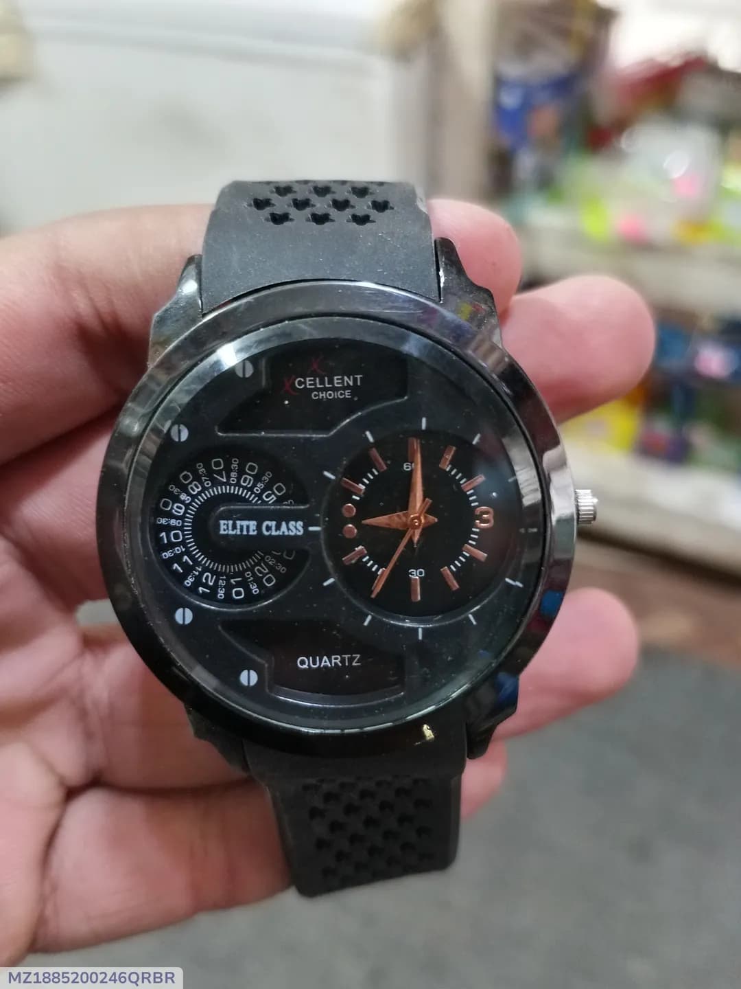 Men's Black Sports Watch 12-Hour Display Rubber Strap