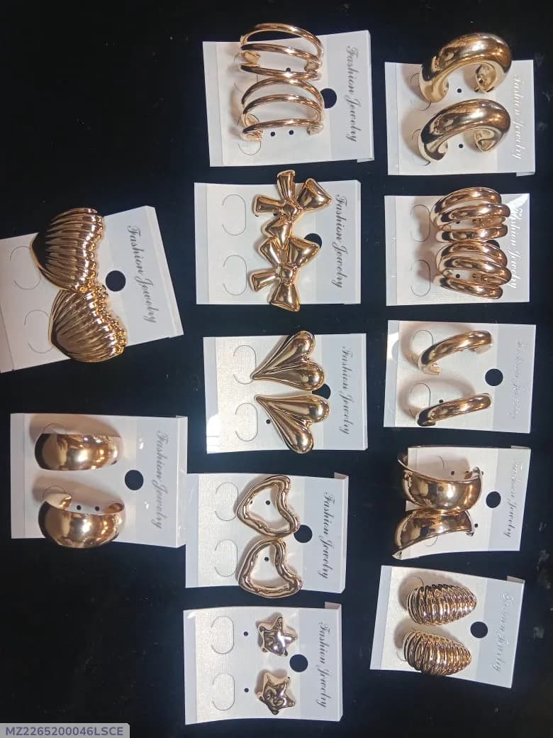 Golden Plated Women's Free Size Earrings 2 Pcs