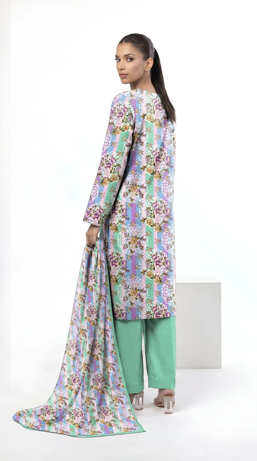 3 Pcs Women's Unstitched Printed Suit