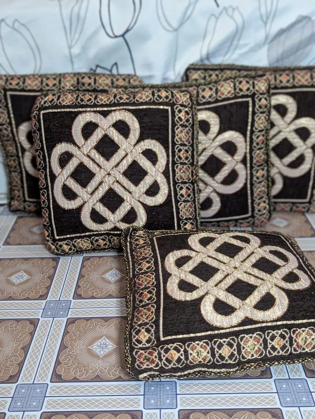 5-Piece Velvet Jacquard Cushion Covers Brown Knot Pattern